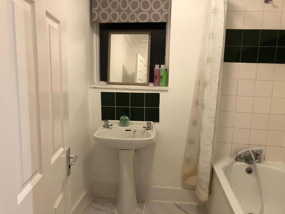 East London 2 Bedroom Apartment Exteriör bild