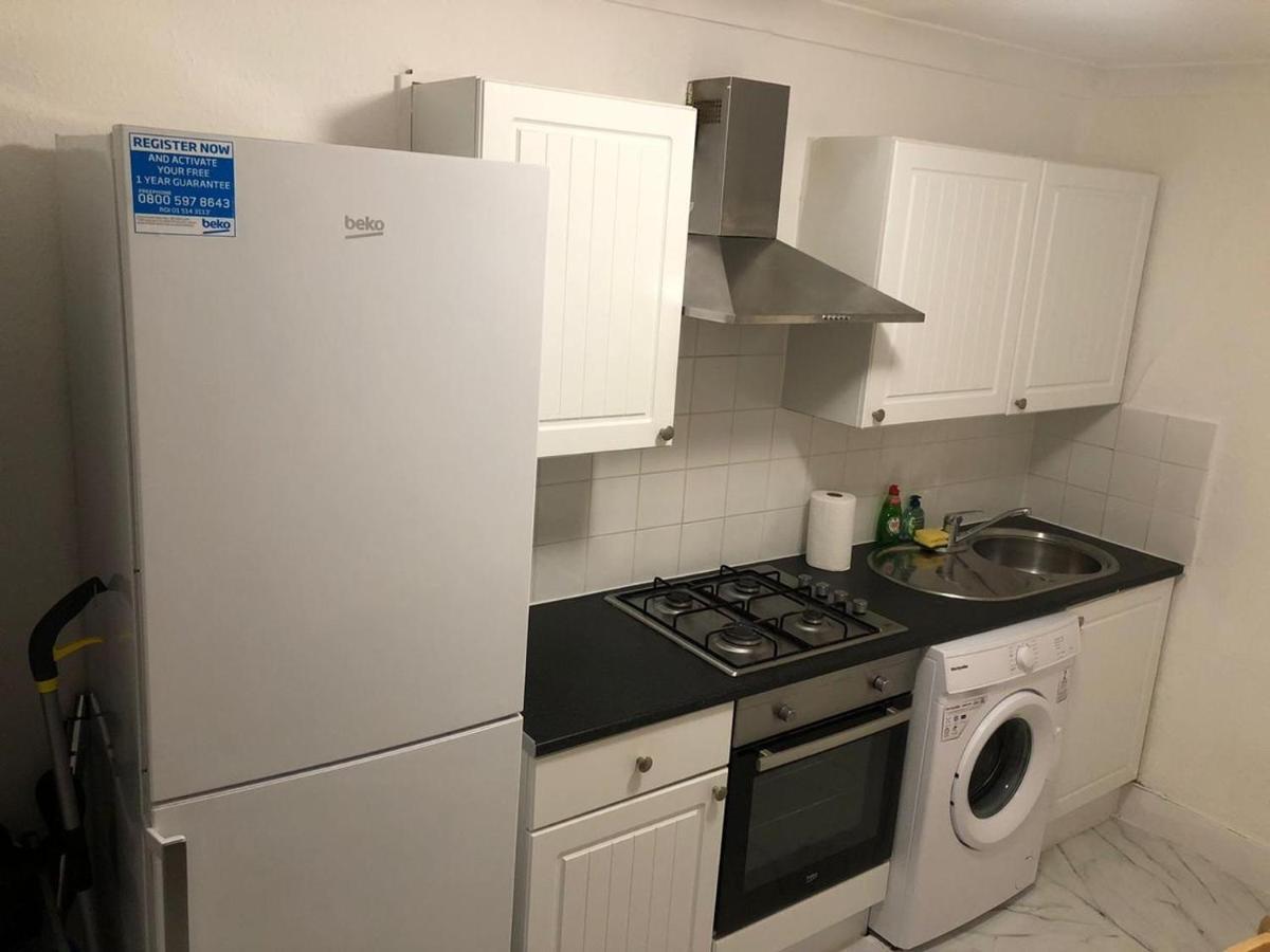 East London 2 Bedroom Apartment Exteriör bild