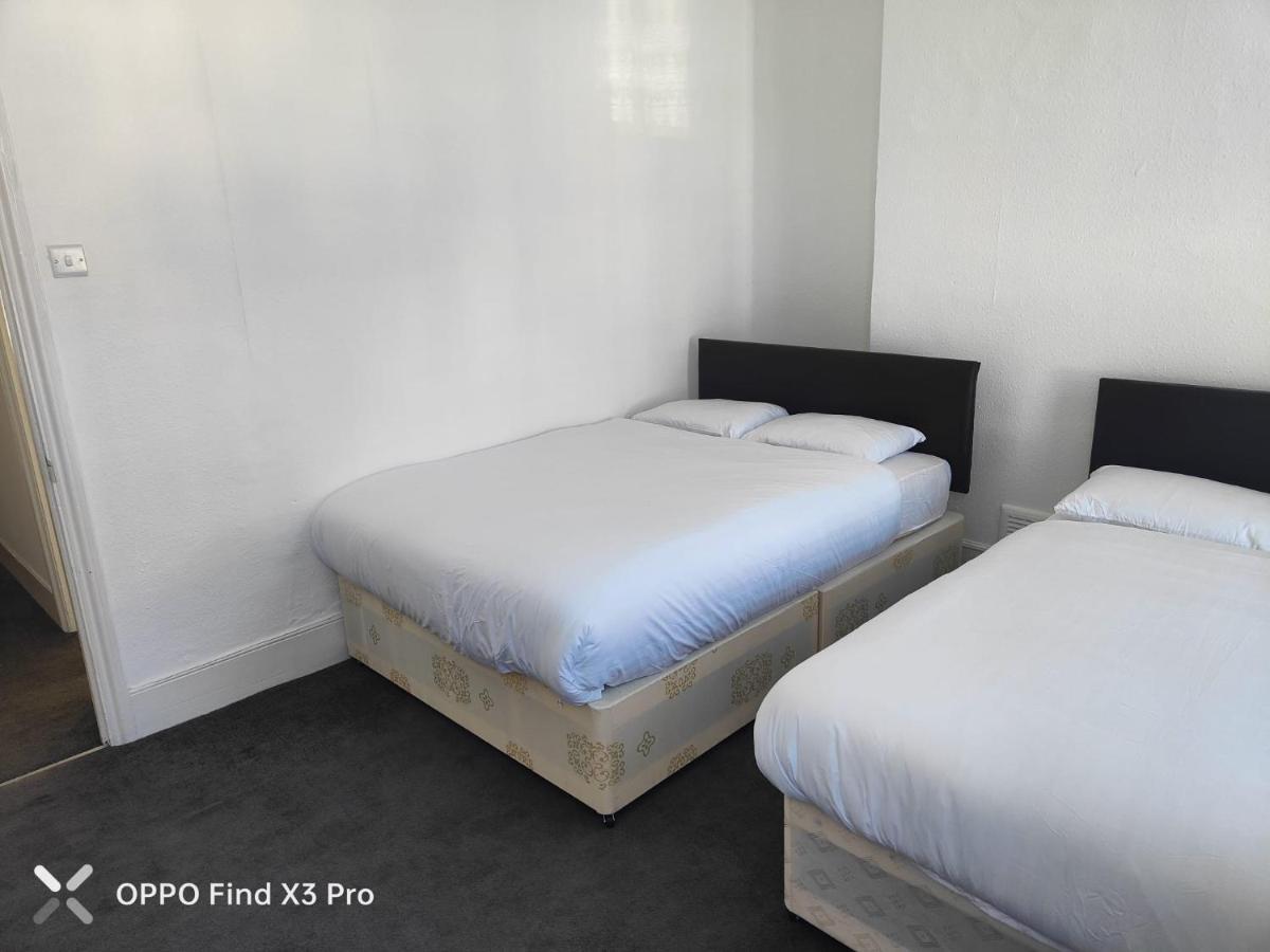 East London 2 Bedroom Apartment Exteriör bild