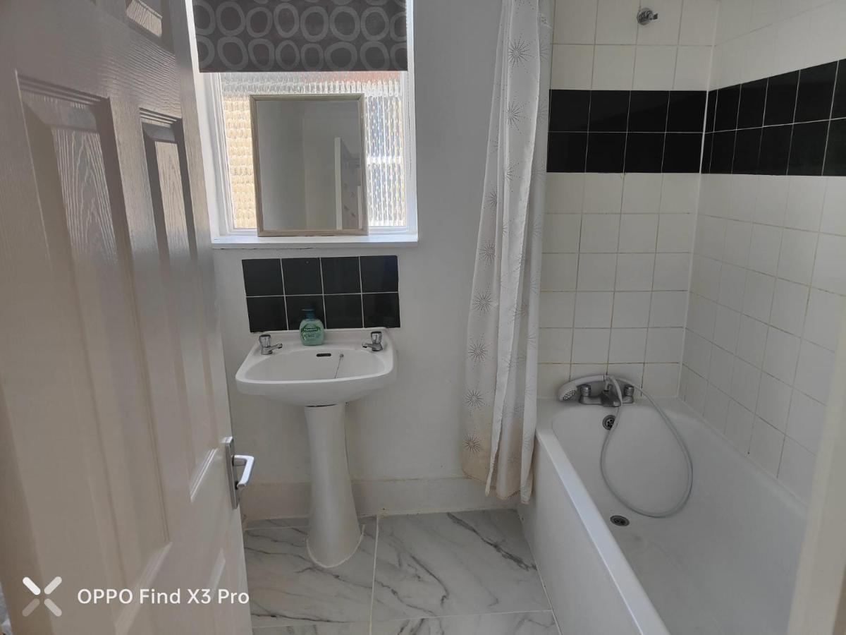 East London 2 Bedroom Apartment Exteriör bild