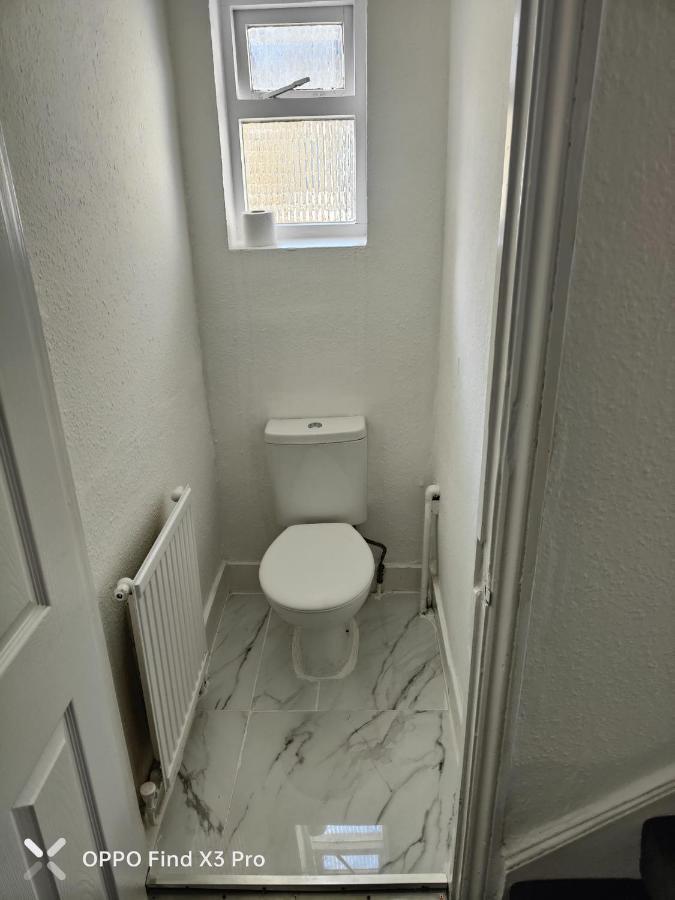East London 2 Bedroom Apartment Exteriör bild
