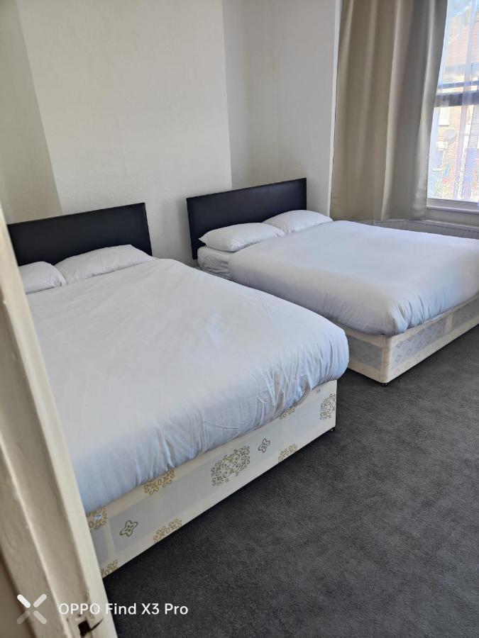 East London 2 Bedroom Apartment Exteriör bild